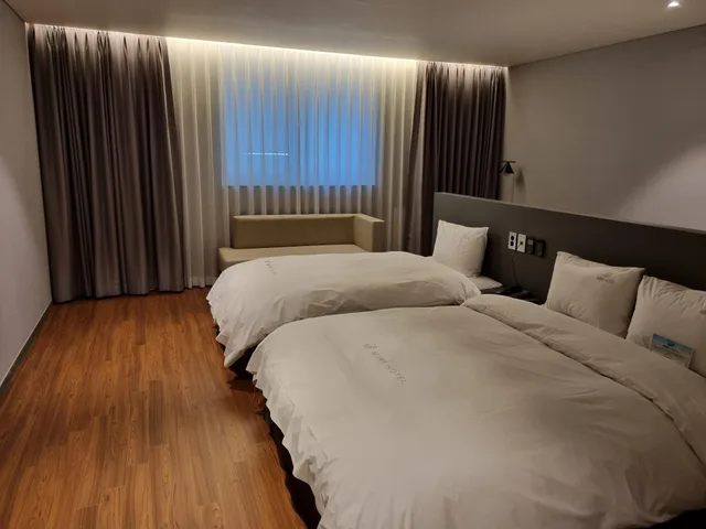 غرفة سوبيريور بسرير مزدوج وسرير فردي، 141 Mini Hotel 2/2
