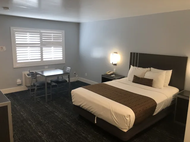 غرفة بسرير كوين، Pacific Inn Monterey 2/10