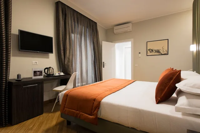 غرفة قياسية بسرير كينج، Vittoriano Suite 2/5