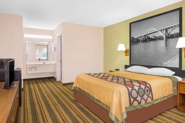 غرفة بسرير كوين للمدخنين، Super 8 By Wyndham Eufaula 1/2