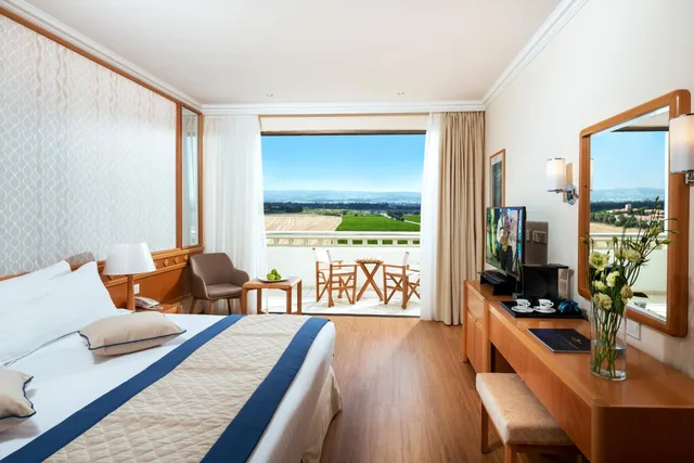Connecting, Classic, Family, Land View، Constantinou Bros Athena Beach Hotel 1/4