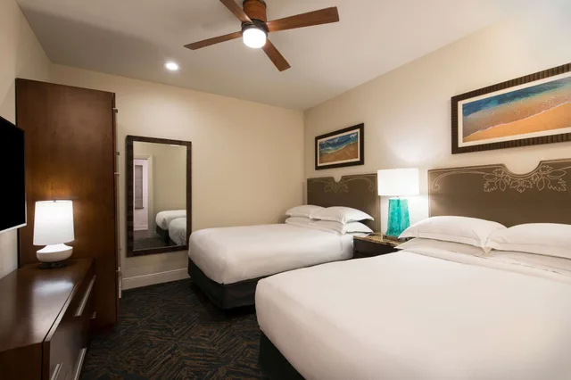 2 Bedrooms, Deluxe, Suite, 1 King and 2 Double Beds, Resort View, Sofa, Accessible، Hilton Grand Vacations Club Kings’ Land Waikoloa 3/4
