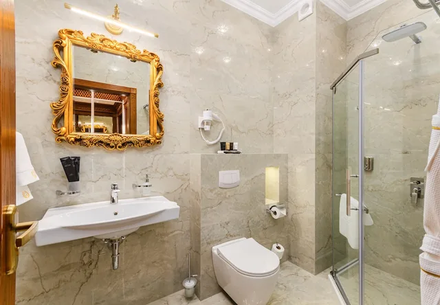 غرفة كلاسيكية بسريرين منفصلين وسرير كينج، GREGORY Boutique Hotel Chisinau 4/5