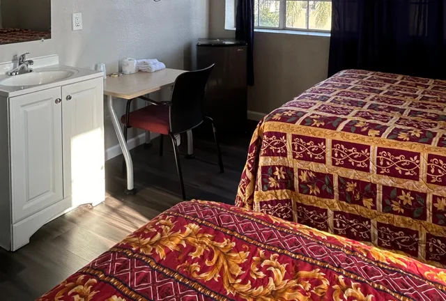غرفة بسرير مزدوج بحمام خاص، Plaza Hotel Gardena 3/3