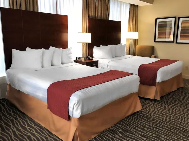 غرفة قياسية ركنية بسريرين كوين بإطلالة على المدينة، Blake Hotel New Orleans, BW Signature Collection 2/4