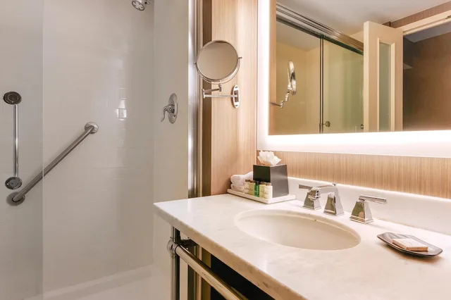 Executive, King Bed, Accessible, Sheraton Tarrytown Hotel 1/1