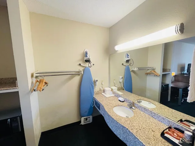 غرفة بسرير كينج للمدخنين، Best Western Magnolia 10/10