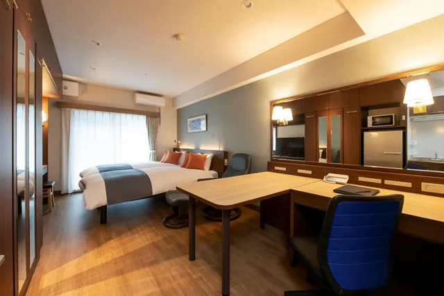 غرفة بسريرين منفصلين بشرفة، Hotel New Port Yokosuka 5/10