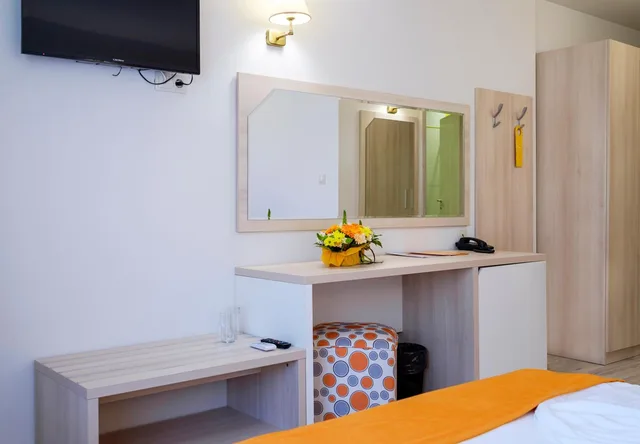 Deluxe, Double or Twin Bed, Garden Nevis 6/7