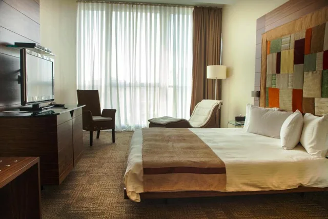 غرفة قياسية بسرير كينج، Landmark Baku Hotel 2/4