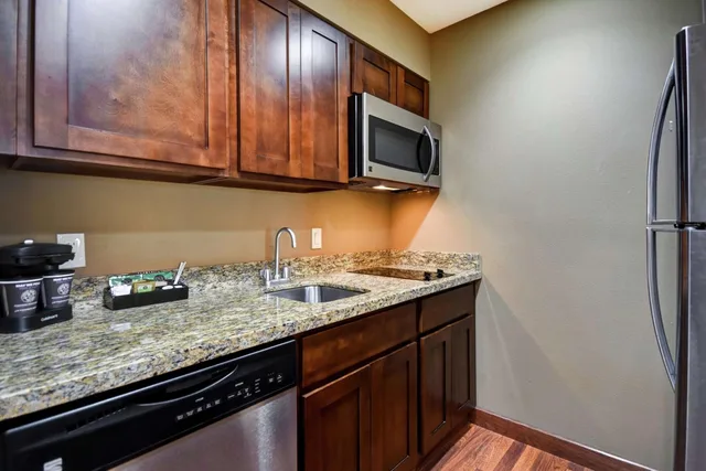 جناح بسرير كينج بغرفة نوم واحدة مع أريكة، Homewood Suites By Hilton Kalispell Mt 9/10