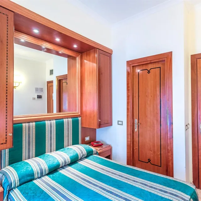 Economy, Double or Twin Bed, Raeli Hotel Luce 6/10