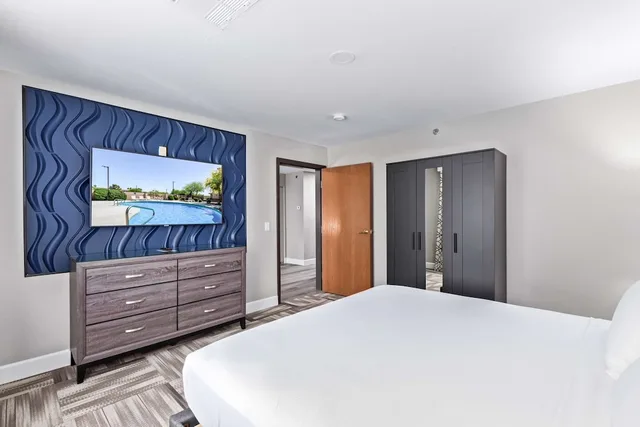 Suite, 2 Queen Beds, Kitchen, Fountain Park Hotel, BW Signature Collection 2/2