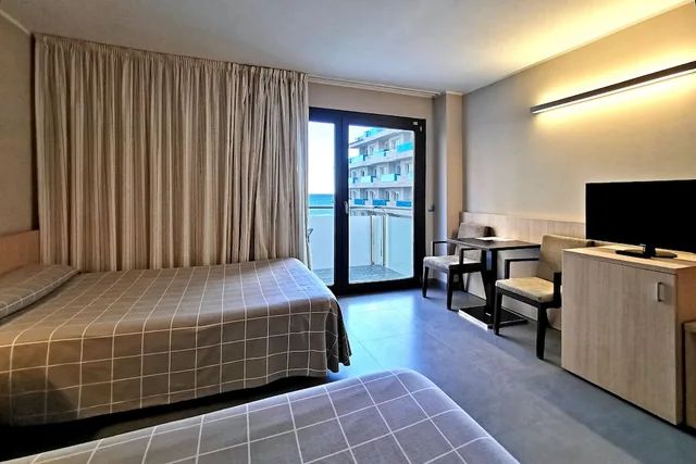 Room, Triple, 2 Double Beds, Acuazul Hotel 4/6