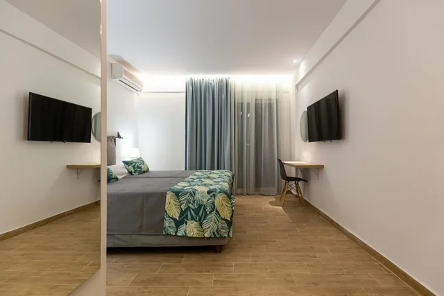 غرفة ديلوكس بسرير مزدوج أو سريرين منفصلين بإطلالة على الحديقة، Sirocco Hotel 8/10