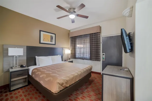 جناح بسرير كينج، Quality Inn & Suites Goodyear - Phoenix West 2/5