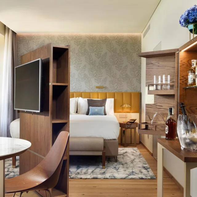 جناح بإطلالة على البحيرة بشرفة، Grand Hotel Victoria Concept And Spa 2/2