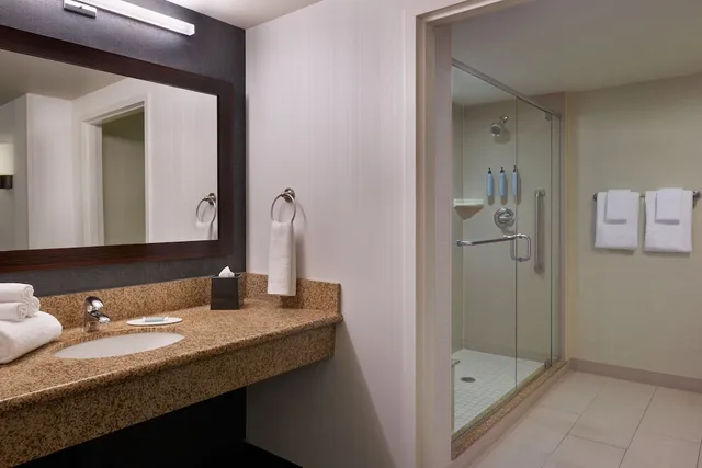 استوديو بسريرين كوين مع أريكة، Courtyard Calgary Airport 6/7