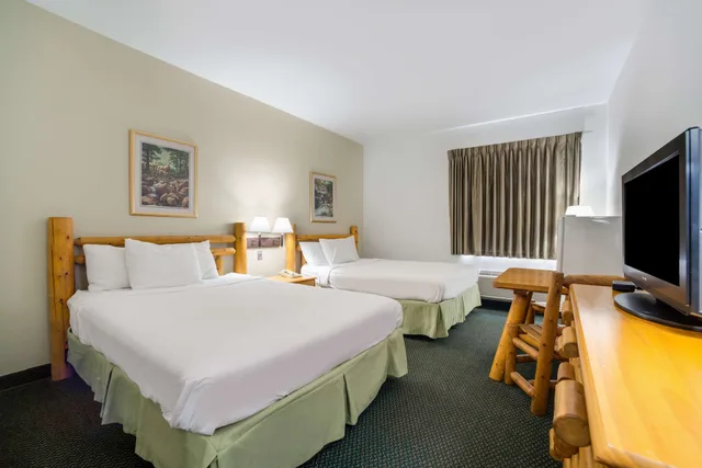 Basic, 2 Queen Beds, Accessible, Knights Inn New Florence 3/10