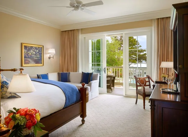 Room, King Bed, Lagoon View, Balcony، Montage Palmetto Bluff 1/3