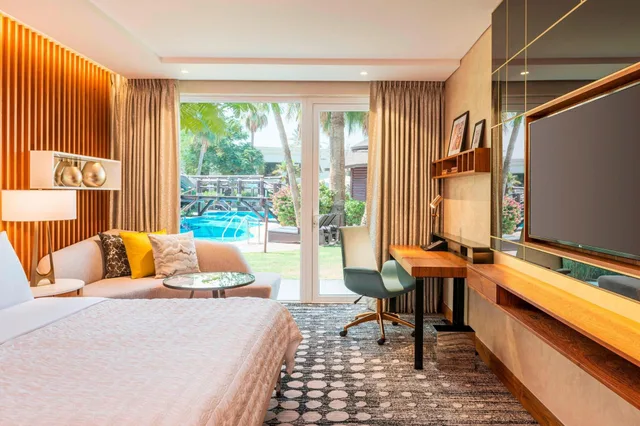 Superior, Queen Bed, Pool View, Le Meridien Dubai Hotel and Conference Centre 1/5