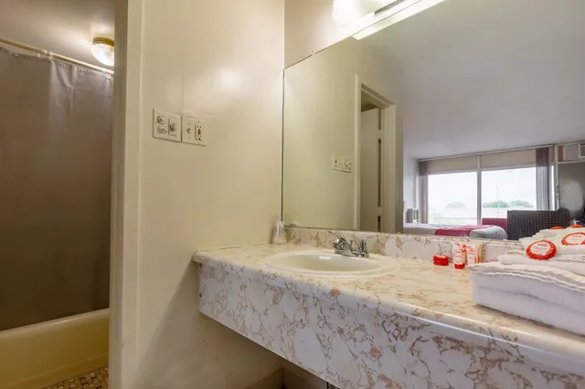 غرفة بسرير مزدوج، Americas Best Value Inn Rockford 6/6