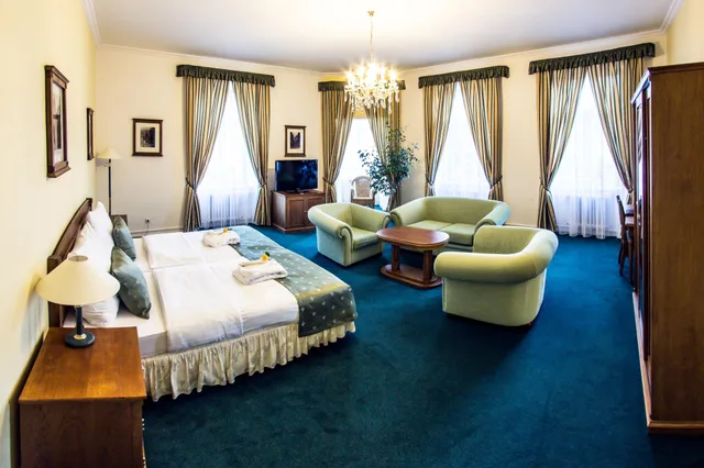 غرفة عائلية بشرفة، Hotel Dvorak 1/1