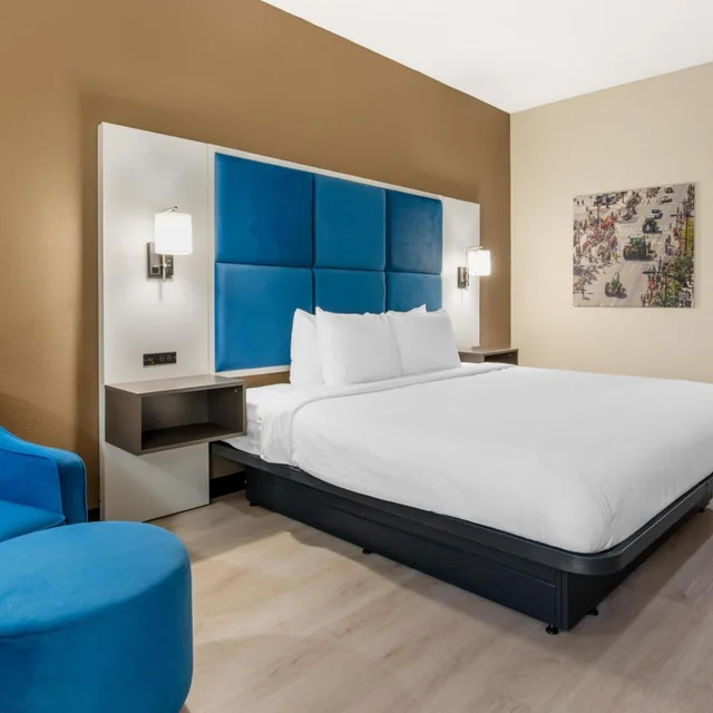 غرفة بسرير كوين بحوض استحمام لذوي الإعاقة، Best Western Forsyth - Decatur 2/5