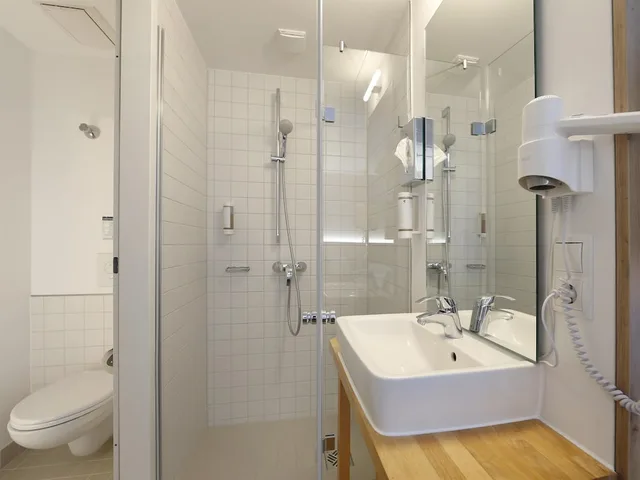 غرفة بسرير مزدوج، B&B HOTEL Berlin-Mitte 7/7