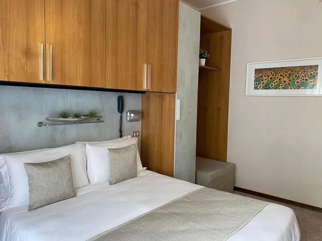 Deluxe, Double Bed, with Extra Bed, Golf 1/6