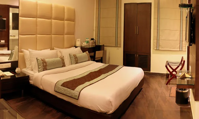 غرفة كلوب، Hotel Amrapali Grand 2/2