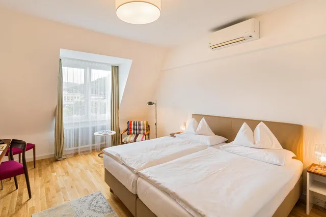 Classic, Double Bed, No Balcony، AT THE PARK HOTEL 2/10