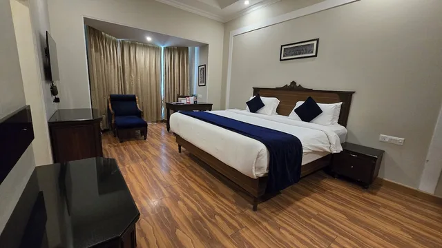 غرفة سوبيريور بسرير كينج، Ramada by Wyndham Khajuraho 1/5