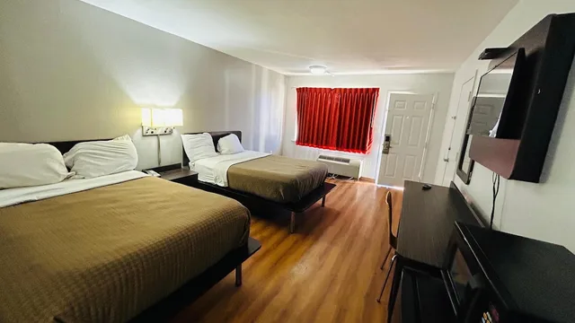 Room, 2 Double Beds, Smoking, Super 7 Inn Tupelo 1/6