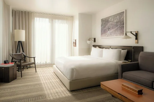 غرفة ركنية بسرير كينج لذوي الإعاقة، Halcyon - A Hotel In Cherry Creek 3/4