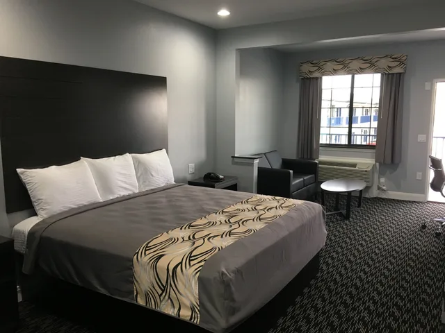غرفة ديلوكس بسرير كينج، Platinum Inn And Suites 1/4