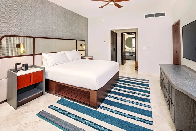 جناح بسرير كينج بغرفة نوم واحدة مع أريكة، Hilton Grand Vacations Club La Pacifica Los Cabos 2/4