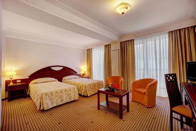 غرفة سوبيريور بسريرين منفصلين بإطلالة على الحديقة، Hotel Citrin 1/4