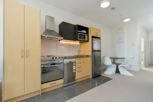 شقة بسريرين مزدوجين بإطلالة على المدينة بشرفة بغرفتي نوم، MCentral Apartments Manukau 4/4