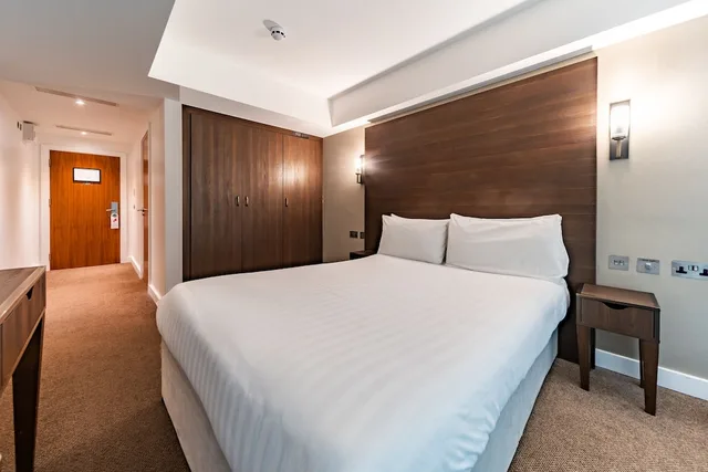 Deluxe, Double Bed, No Window، Central Park Hotel 2/4