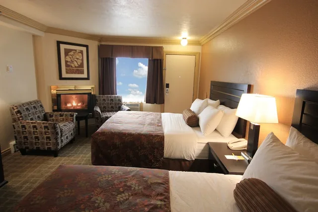 Standard, 2 Queen Beds, Days Inn By Wyndham High Level 3/8