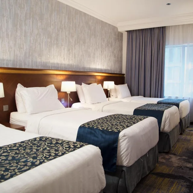 غرفة رباعية، نزل رويال(Nozol Royal Inn Hotel) 1/5