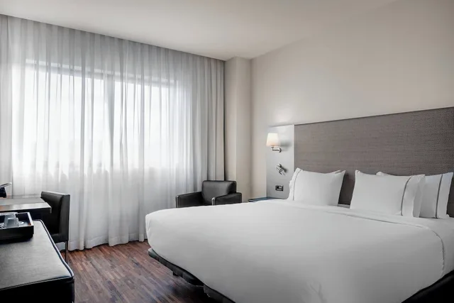 غرفة قياسية بسرير كوين، Ac Hotel Gijon 1/4