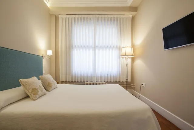 Basic, Double Bed, External Bathroom, B And B Hi Valencia Boutique 2/7