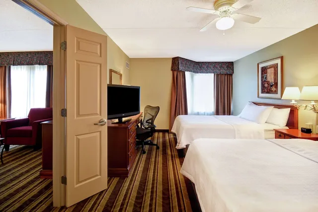 جناح بسريرين مزدوجين بغرفة نوم واحدة مع أريكة، Homewood Suites by Hilton Richmond-Chester 2/9