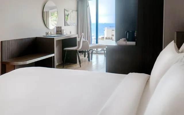 1 Bedroom, Double Bed, Partial Ocean View, Premier Pearl Hotel Vung Tau 2/2