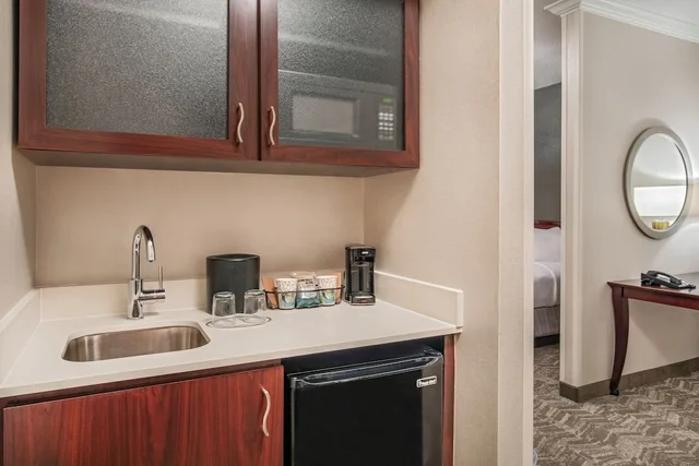 جناح بسريرين مزدوجين مع سرير سحّاب إضافي لذوي الإعاقة، Springhill Suites Norfolk Virginia Beach 7/10
