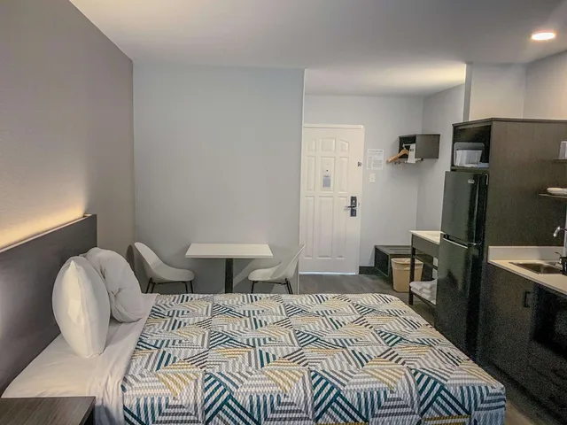 غرفة قياسية بسرير كينج لذوي الإعاقة، Studio6 San Angelo, TX 2/4