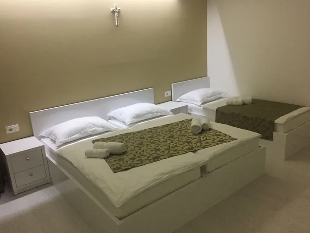 Comfort, Quadruple, 4 Beds, Hill View، Villa Flowers 5/5