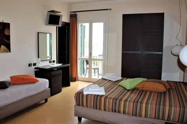 غرفة سوبيريور بسرير مزدوج بإطلالة على البحر، Cerri Hotel 2/6